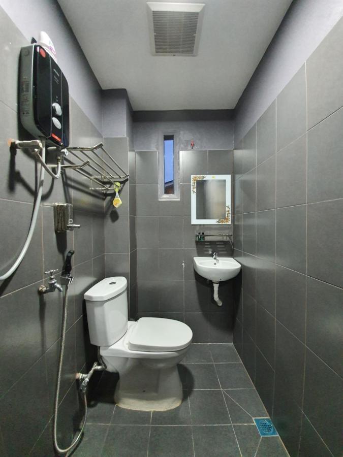 Assalam Hotel Кота-Бару Экстерьер фото